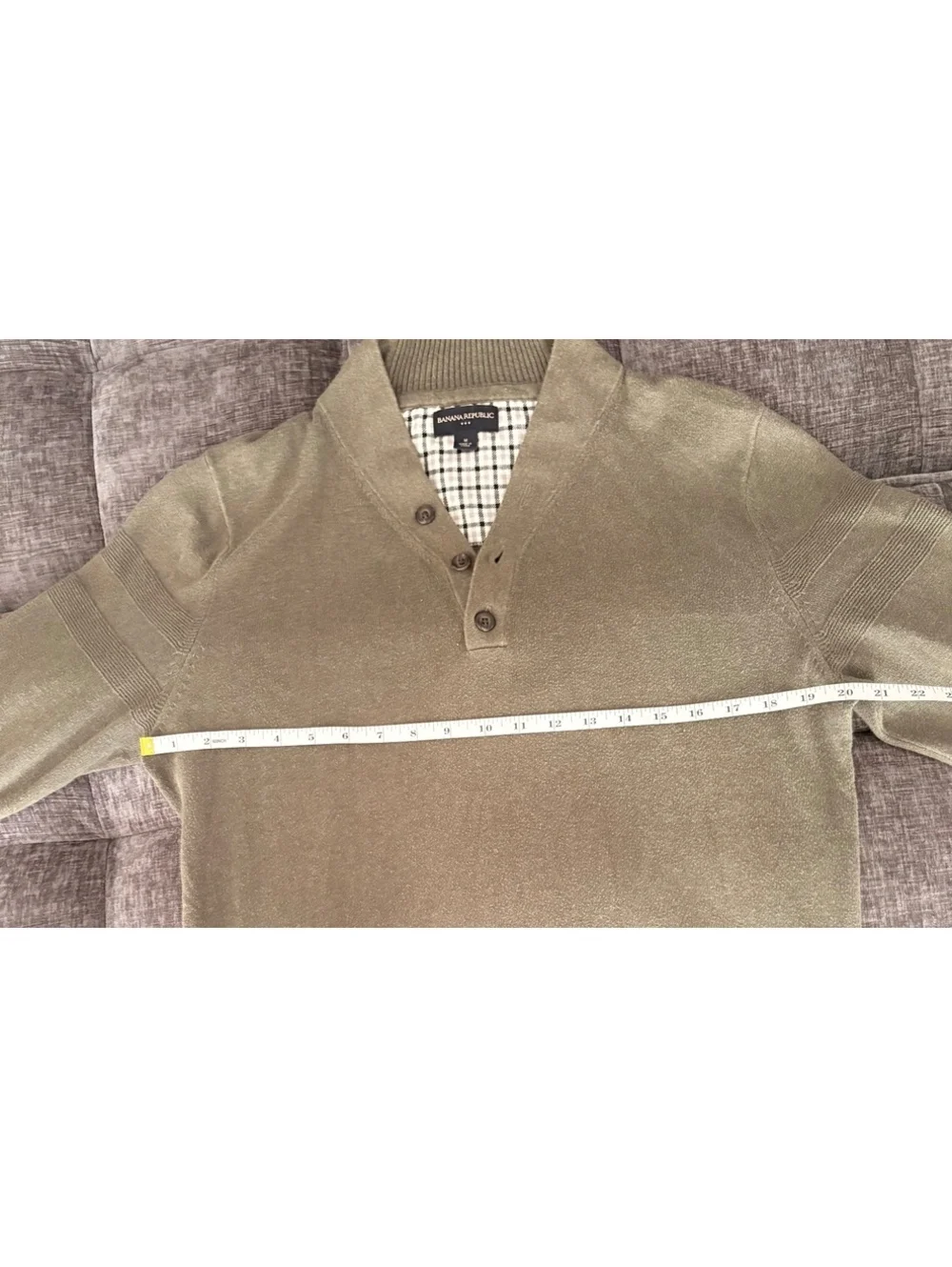 Banana Republic Men's Olive Green Pullover Sweater Medium